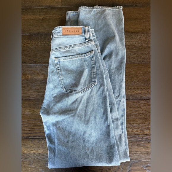 PacSun Relaxed Fit Light Blue Jeans - Picture 5 of 5
